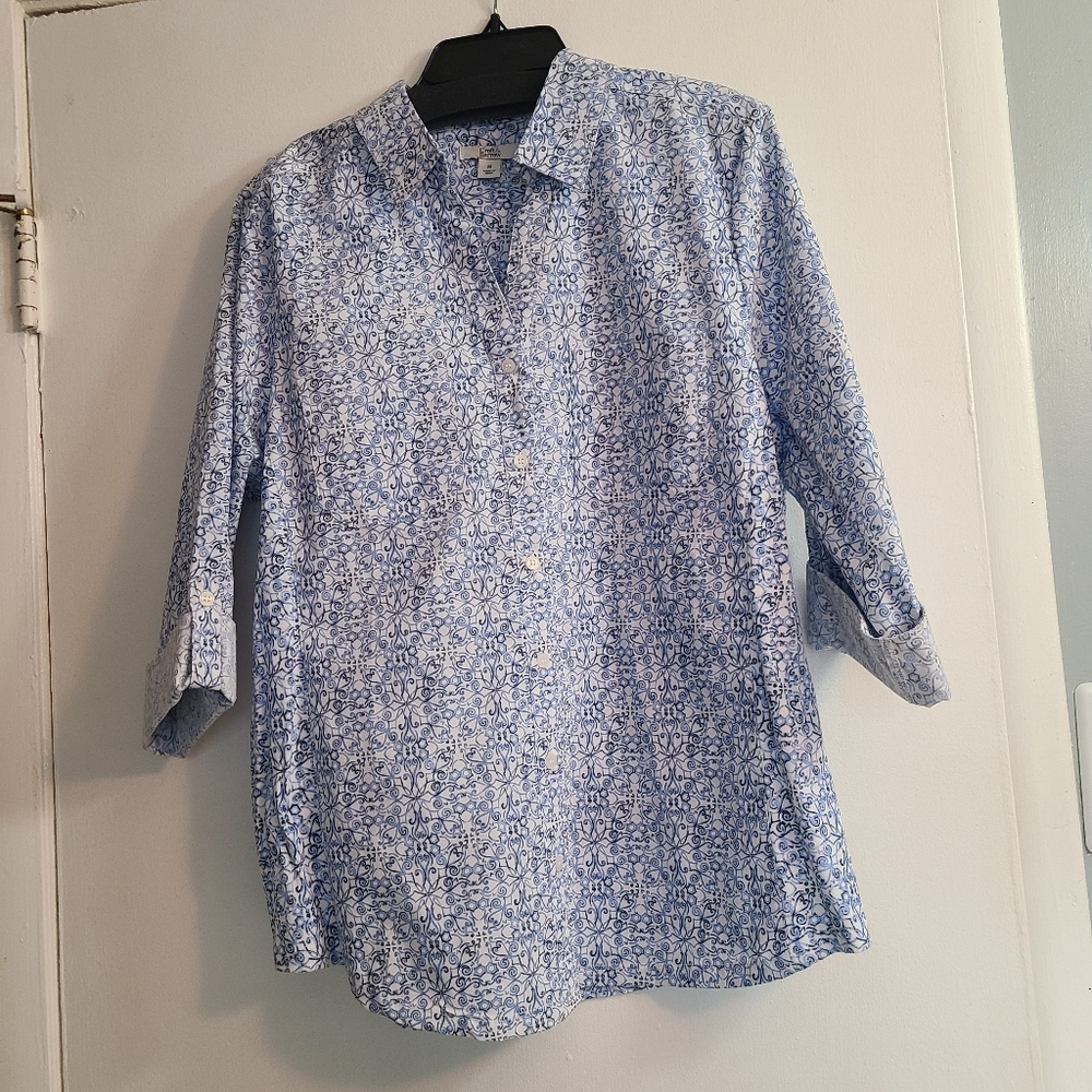 Croft & Barrow Floral  Button Down White and Blue Shirt  67% Cotton Size M